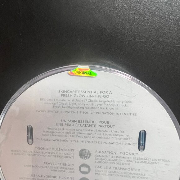 FOREO Luna 4 Go Facial Cleansing & Massaging device Blue - Picture 4 of 5